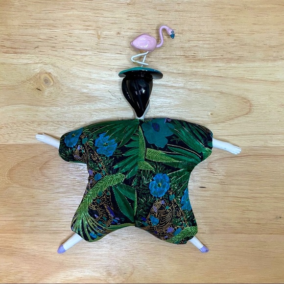 Hand-crafted Soft Body Sculpture Lady - Picture 5 of 7